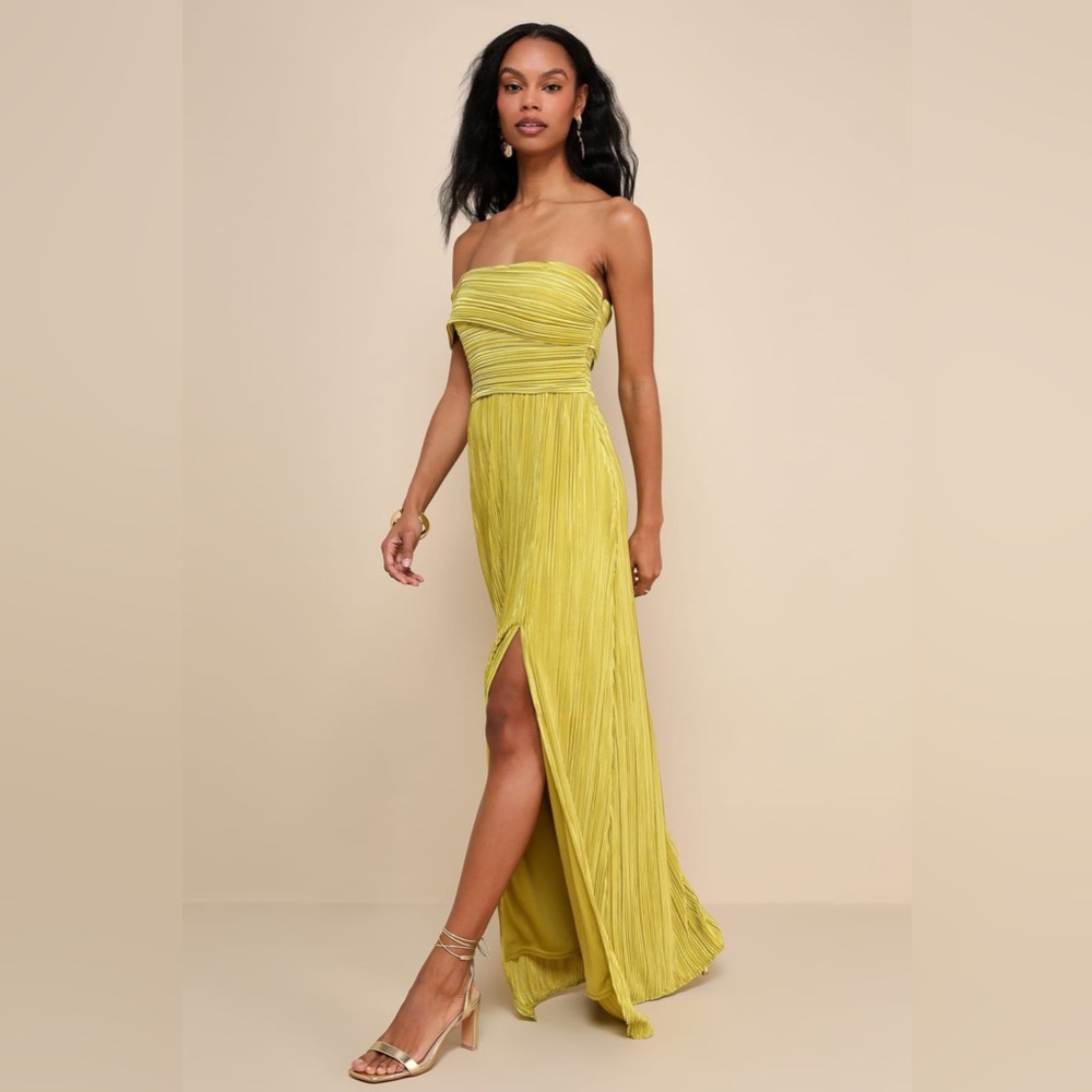 Lulus Poised Perfection Chartreuse Satin Plisse Maxi Dress BNWT size small